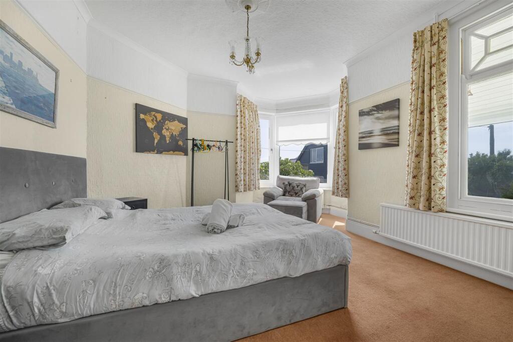 Ogmore-by-Sea Main Bedroom